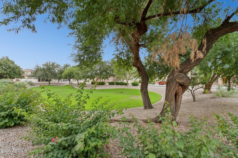 5455 W Buffalo St - Common Area