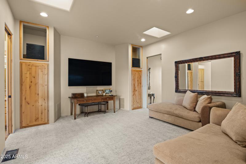 JL_30Tourmaline-interiors-Bedrooms-05