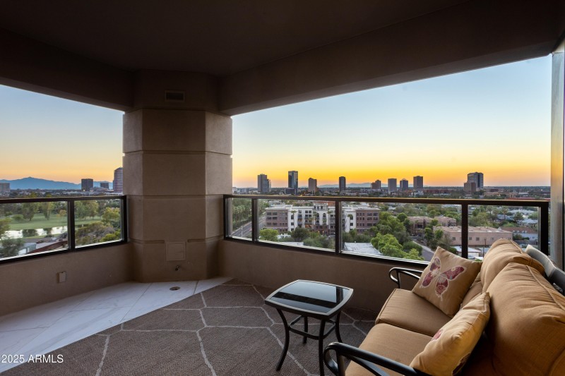 Crystal Point Penthouse-18