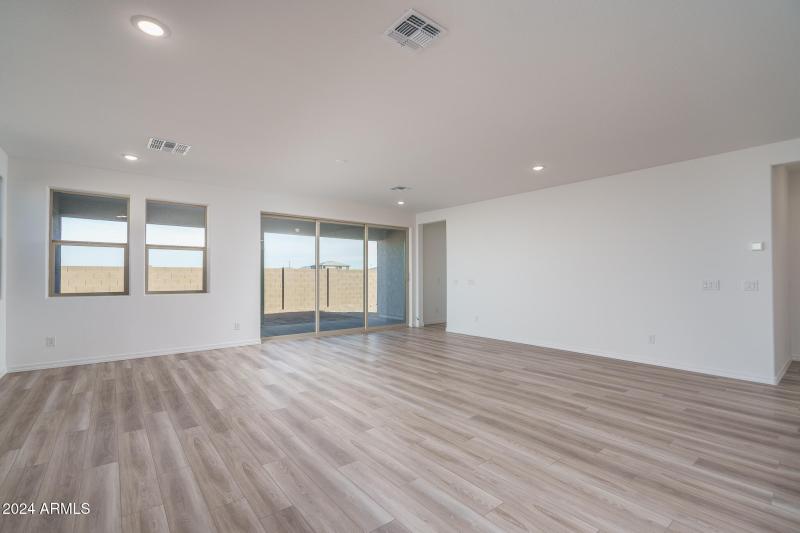 5) DINING TO GREAT ROOM