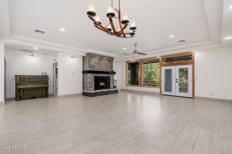 203 S Crescent Moon - 08