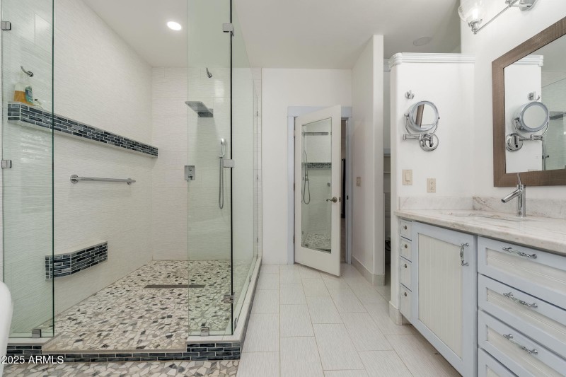 203 S Crescent Moon - 25