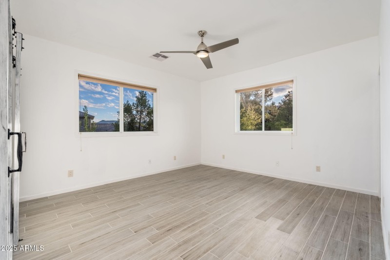 203 S Crescent Moon - 29