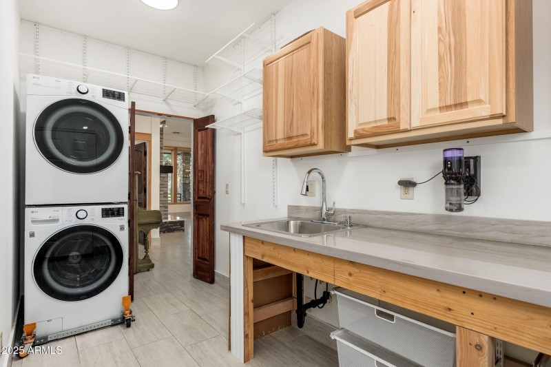 203 S Crescent Moon - 35