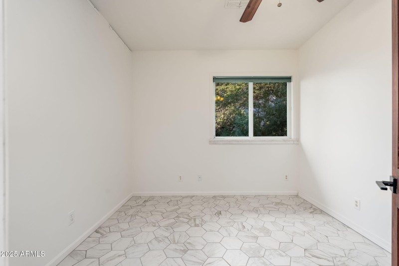 203 S Crescent Moon - 37