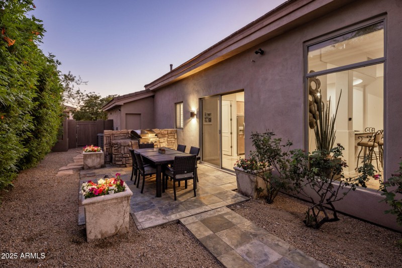 BBQ - side yard off of kitchen