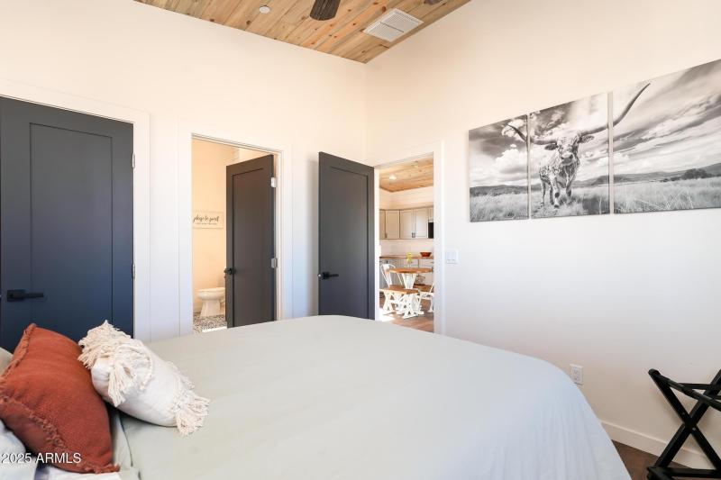 Pool House Primary Suite