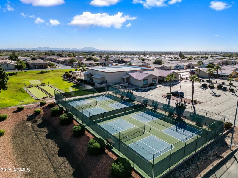 9-MeridianManor-ocupix-Comm