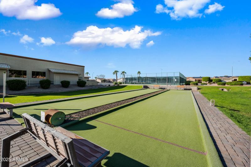 12-MeridianManor-ocupix-Comm