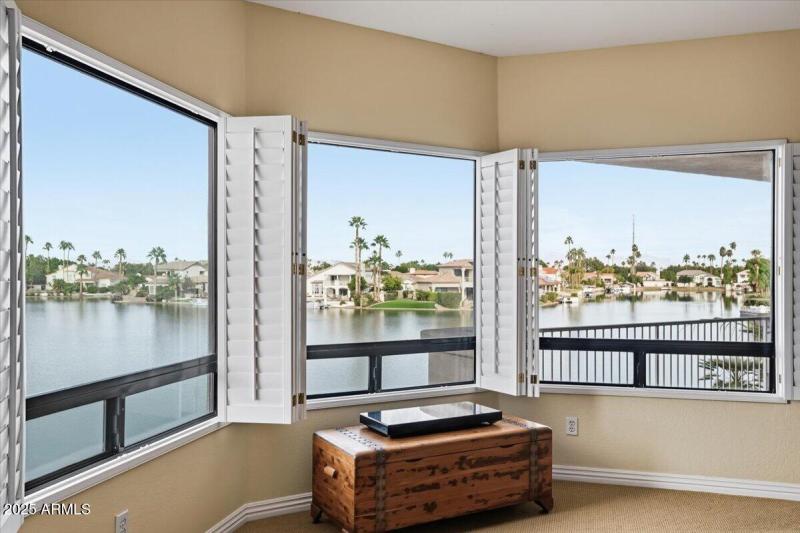 Primary Suite Sitting Area