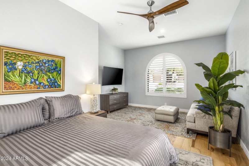 Guest Bedroom Sitting