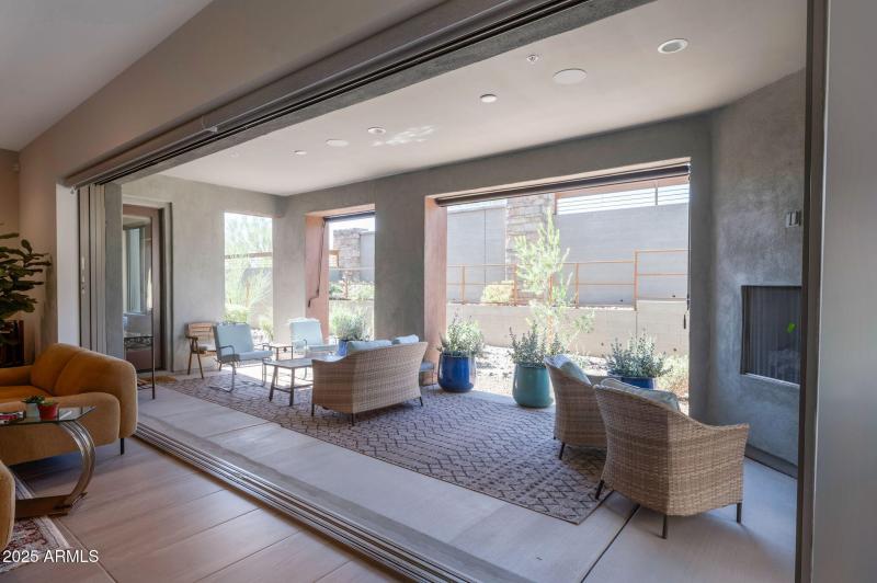 12-web-or-mls-Qp-9556