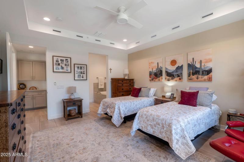 14-web-or-mls-Qp-9558