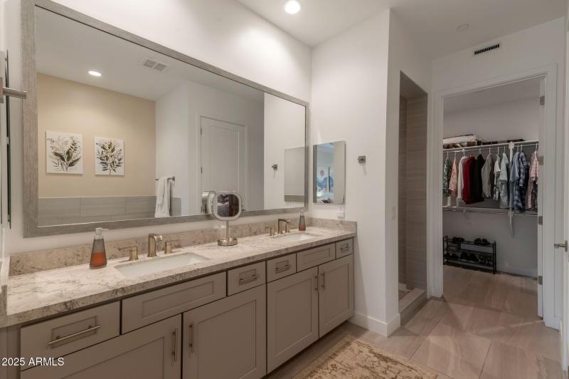 17-web-or-mls-Qp-9561