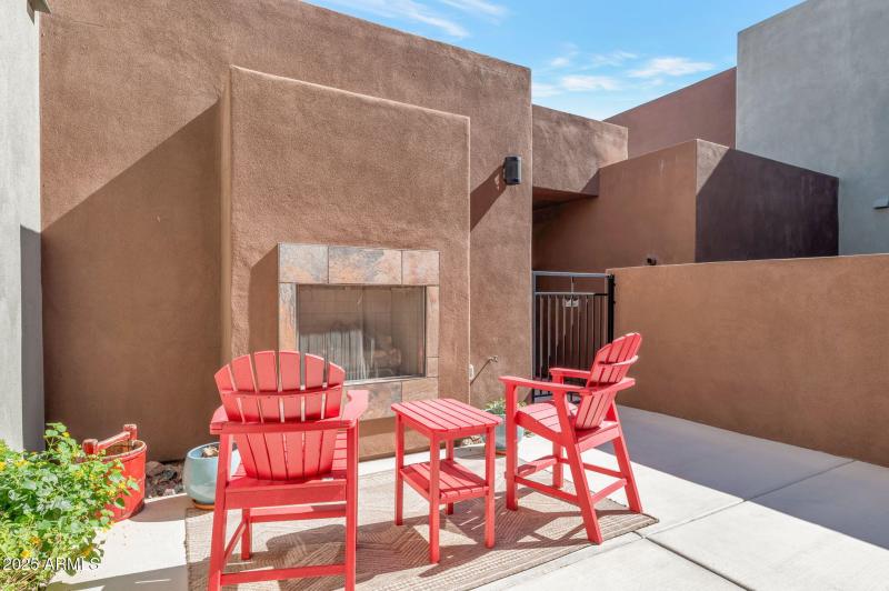 21-web-or-mls-Qp-9570