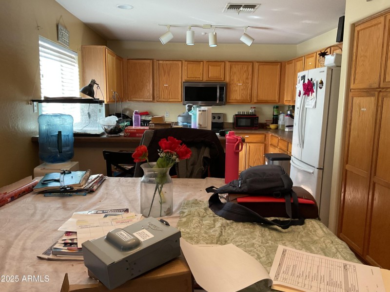 Kitchen & Dining Area