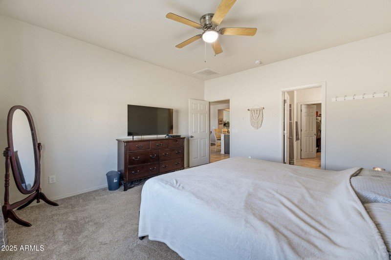 24-web-or-mls-43818 W Acacia Ave-24