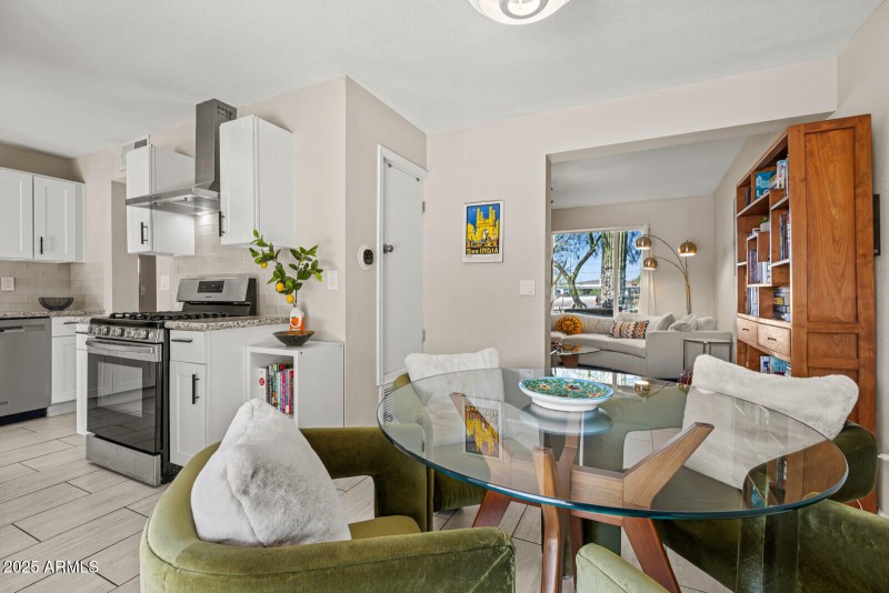 Eat-In Kitchen - Lots of Light!