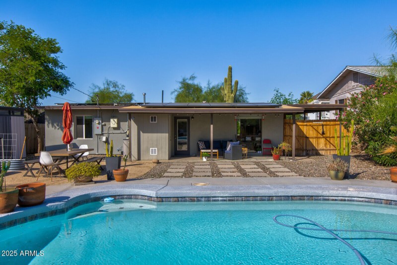 Spacious Backyard & Covered Patio