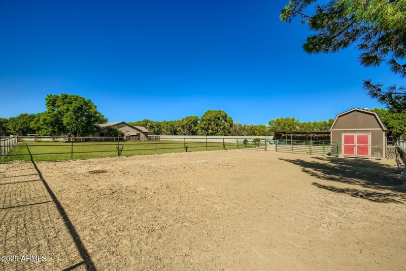 Pasture / Tack Room