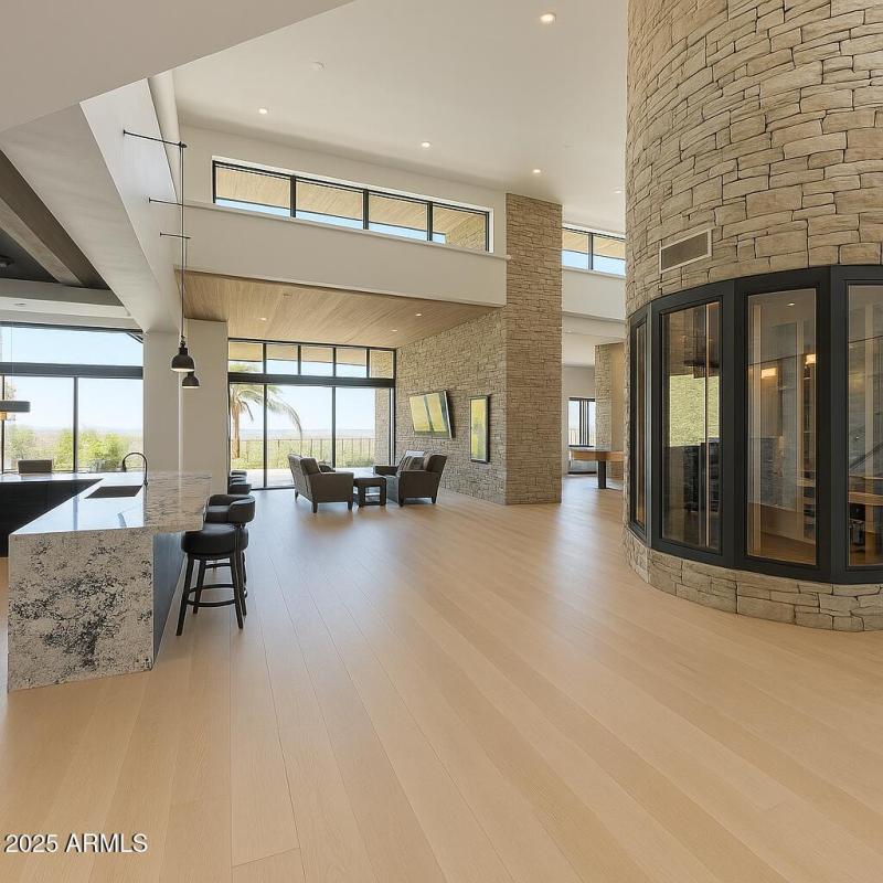 Great Rm w/virtual hardwood