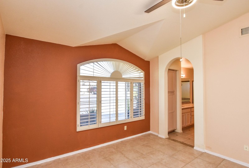 VAULTED CEILING IN SECOND BEDROOM