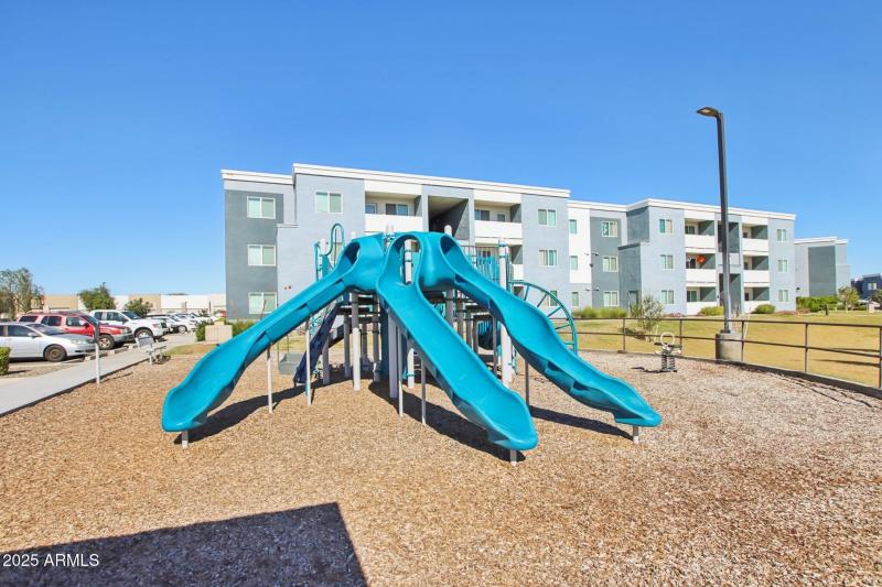 12945 W Greenway Rd h108-039