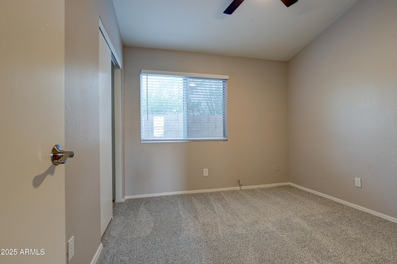 4402 E Creosote drive-13