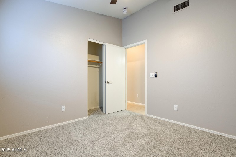 4402 E Creosote drive-17