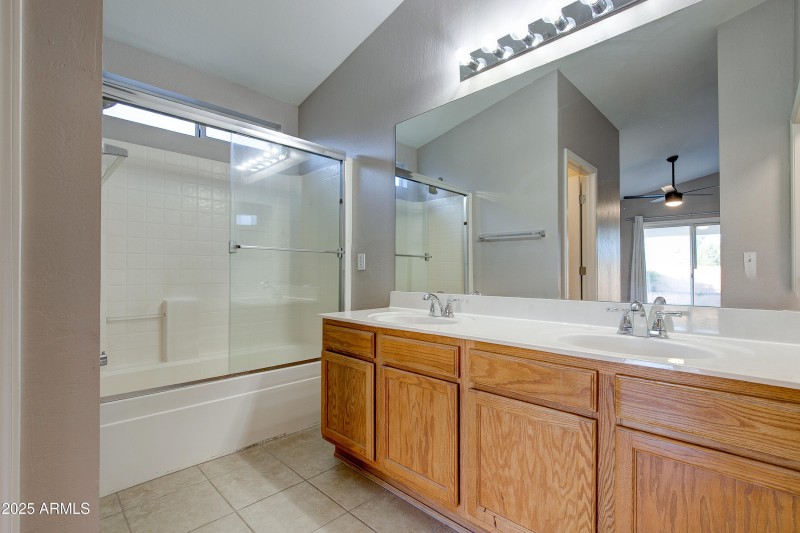 4402 E Creosote drive-29