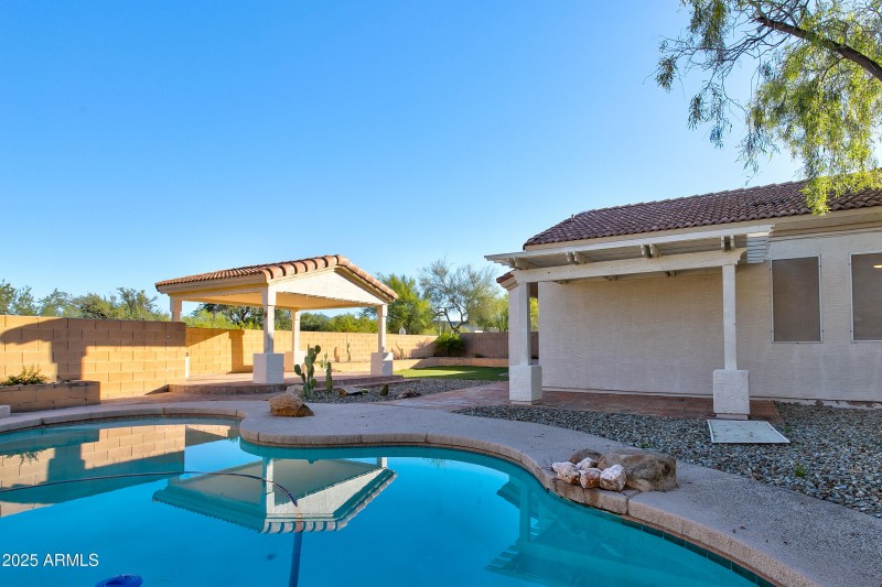 4402 E Creosote drive-37