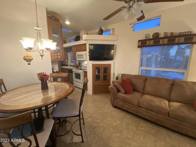 75B3DC1A-6E20-49FB-B89C-15827B7DF409