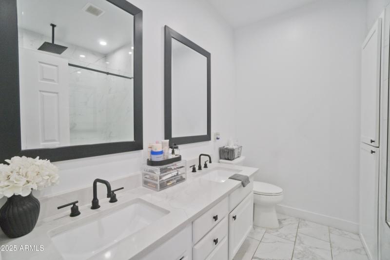 Main Bathroom 1