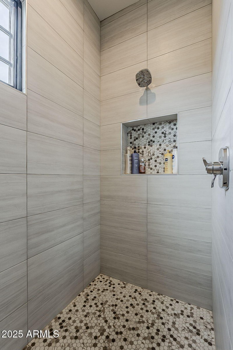 67-web-or-mls-Sunset Vista-57