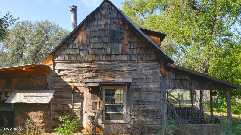 Log & Adobe Hm N side