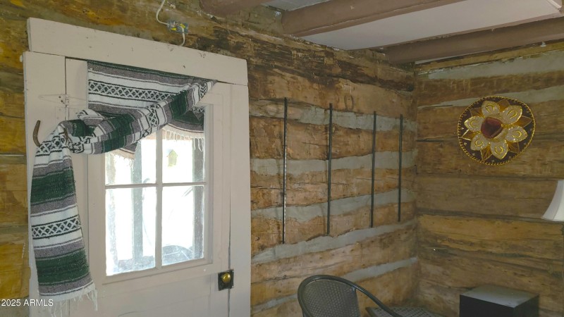 Log Hm Entry to Living Rm