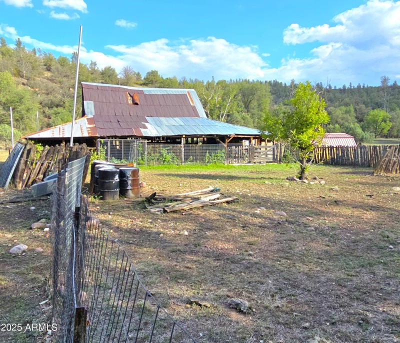 Barn Corral & Solar Power Shed