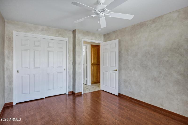 Secondary Bedroom 02