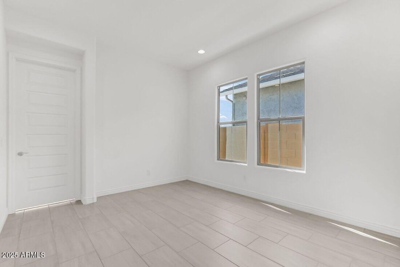 7632 W Remuda Drive ~ Ready Now!