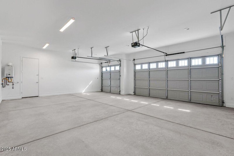 7632 W Remuda Drive ~ Ready Now!