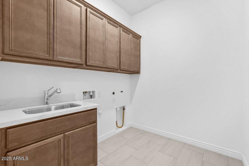 7632 W Remuda Drive ~ Ready Now!