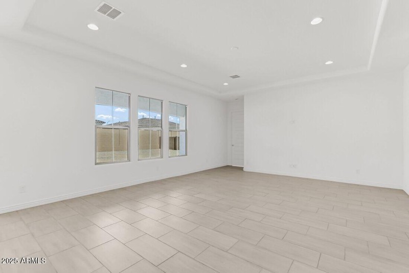 7632 W Remuda Drive ~ Ready Now!