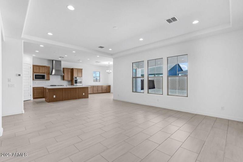 7632 W Remuda Drive ~ Ready Now!