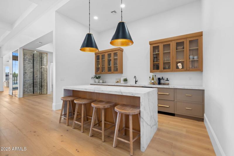 11-web-or-mls-10809-n-82nd-pl