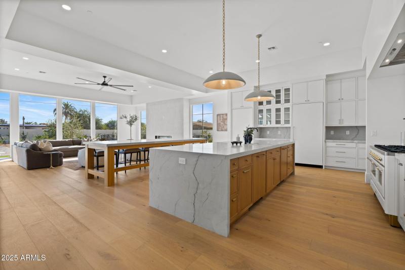 14-web-or-mls-10809-n-82nd-pl