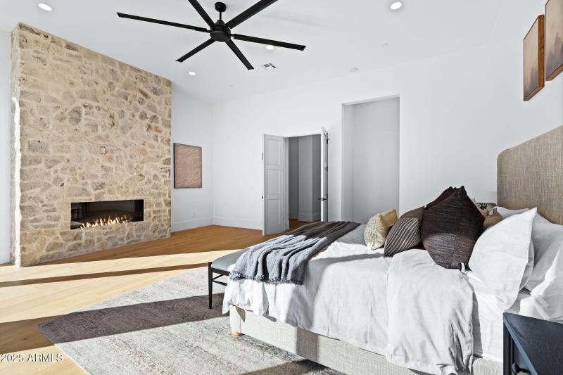 28-web-or-mls-10809-n-82nd-pl