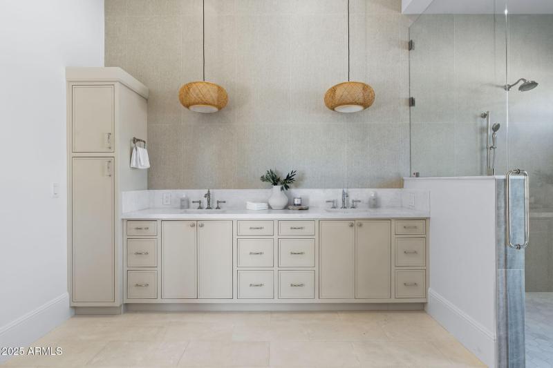 32-web-or-mls-10809-n-82nd-pl