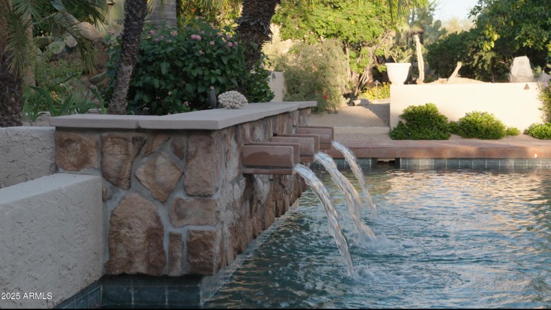 Welcome to Desert Luxury!