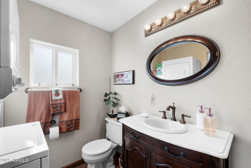 016___111 S Greenfield Rd unit 588