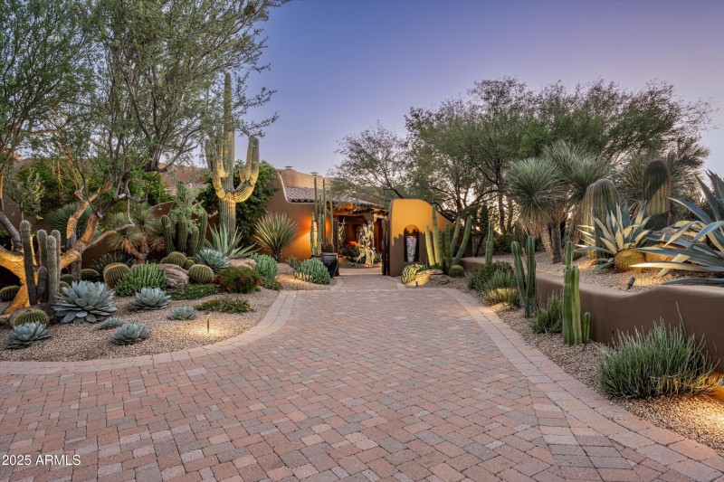 009-8681 E Artisan Pass -11